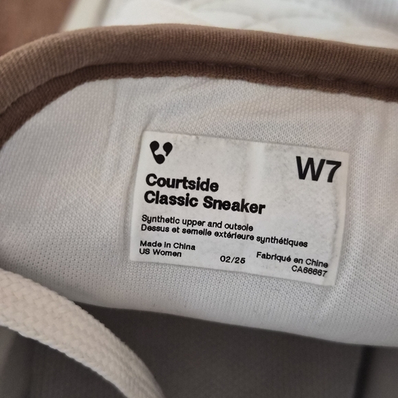 Vessi Courtside Classic Sneakers - Picture 12 of 12